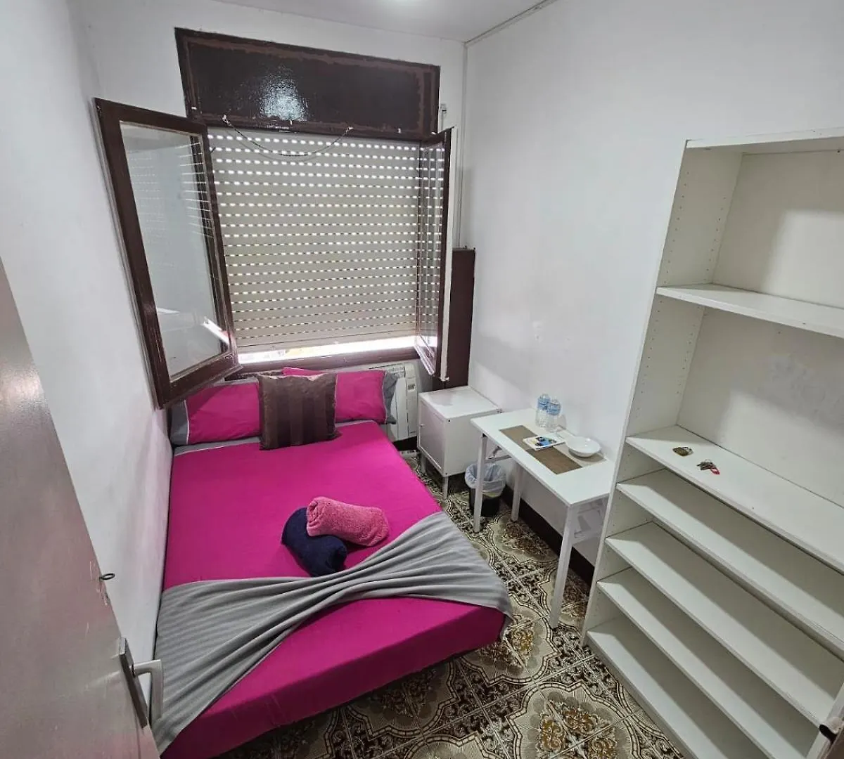 Hotel Poble Sec Nino House Barcelona Kapslový hotel