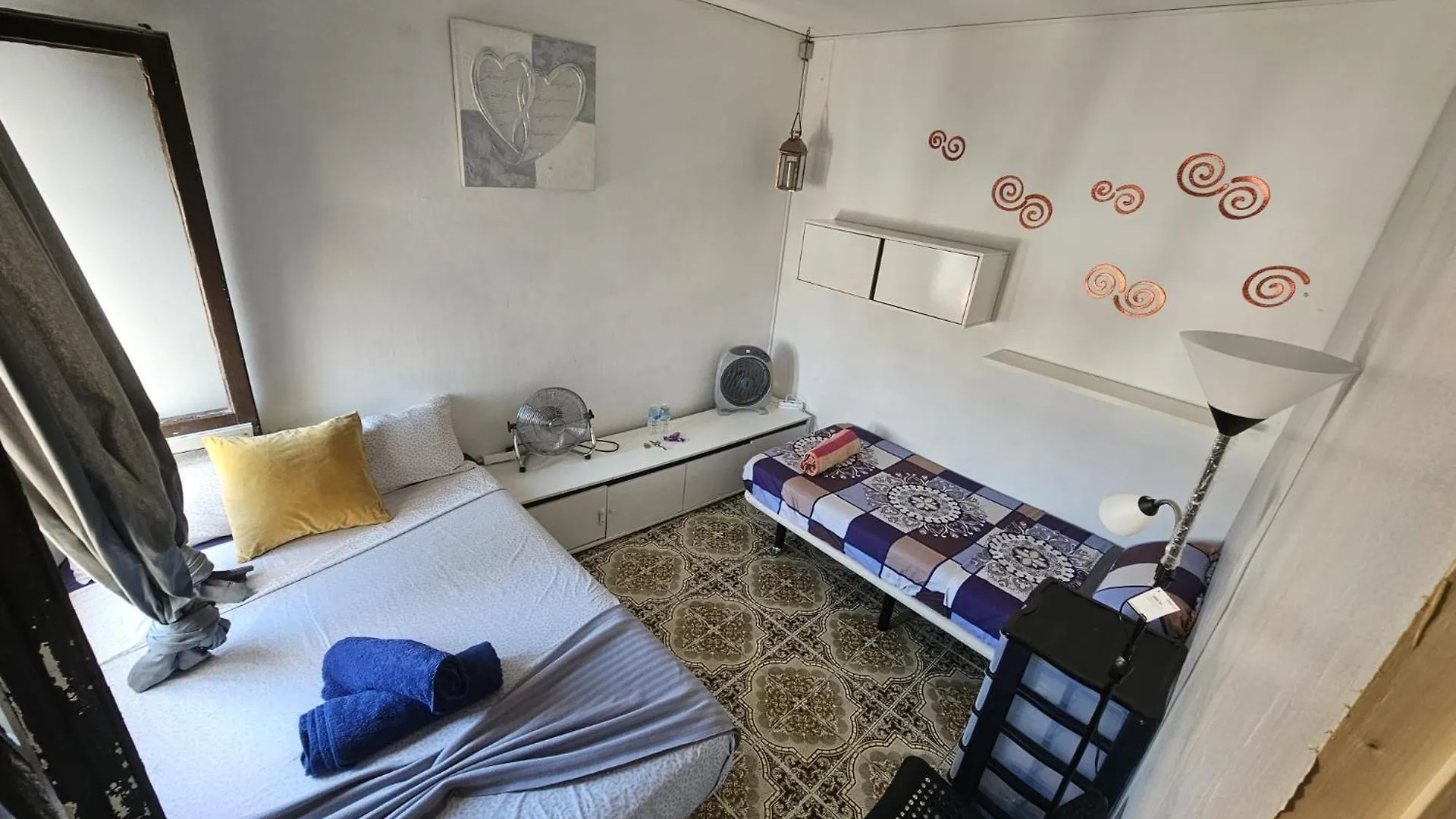 Hotel Poble Sec Nino House Barcelona Kapslový hotel