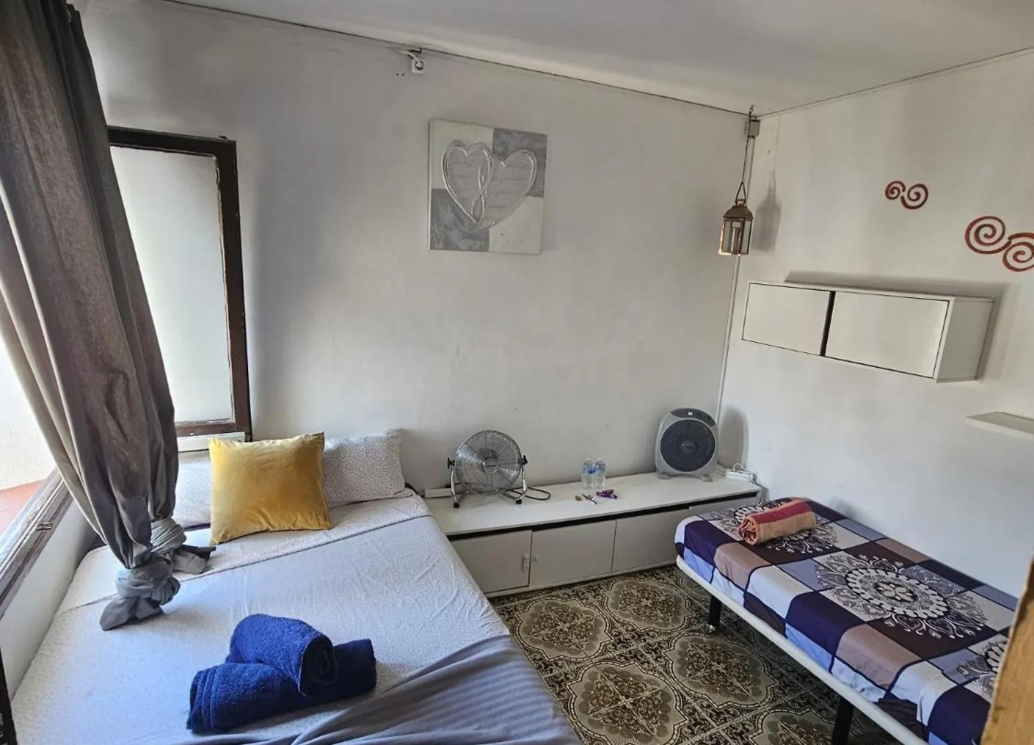 Hotel Poble Sec Nino House Barcelona 0*,  Španělsko